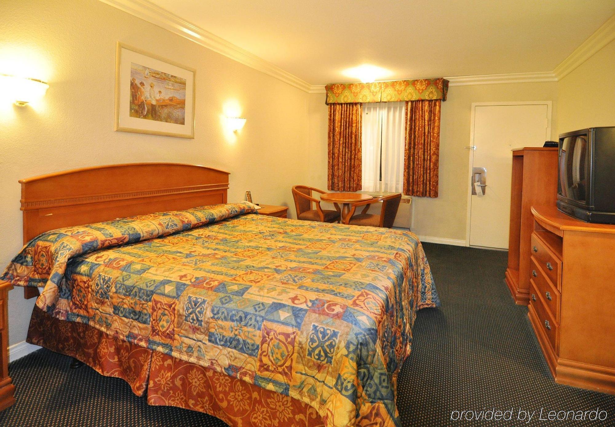 Orange Tustin Inn In Orange Bilik gambar
