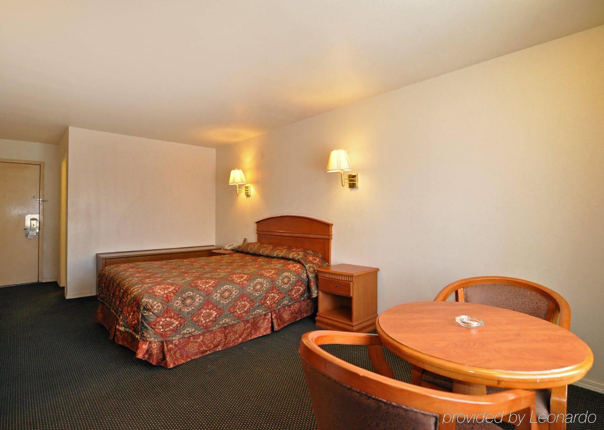 Orange Tustin Inn In Orange Bilik gambar