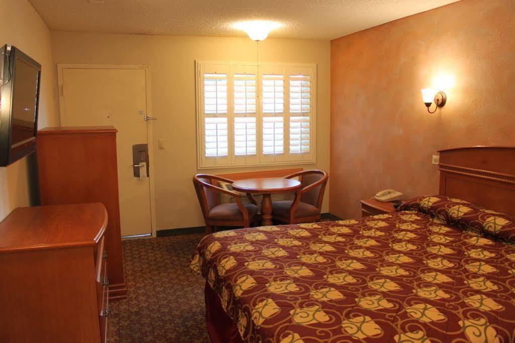 Orange Tustin Inn In Orange Luaran gambar