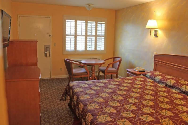 Orange Tustin Inn In Orange Luaran gambar