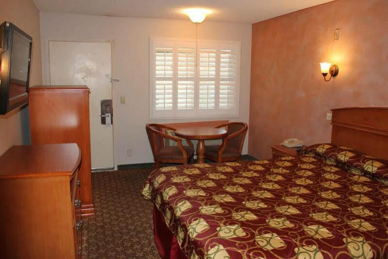 Orange Tustin Inn In Orange Luaran gambar